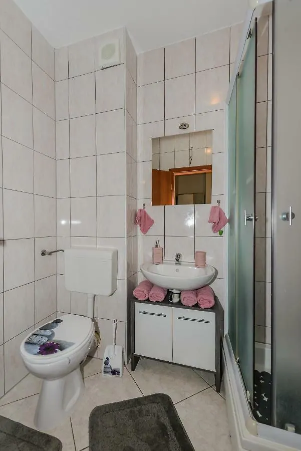 Apartment- Sunce Kastela 0*,